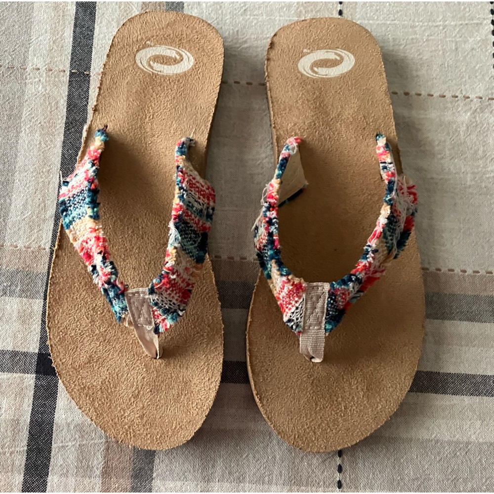 O’rageous women’s new Aztec flip flops without tags size small 6 to 6 1/2